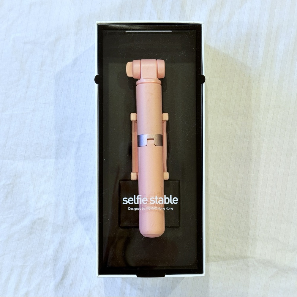 NWT Momax Selfie Stable Smartphone Gimbal with Tripod